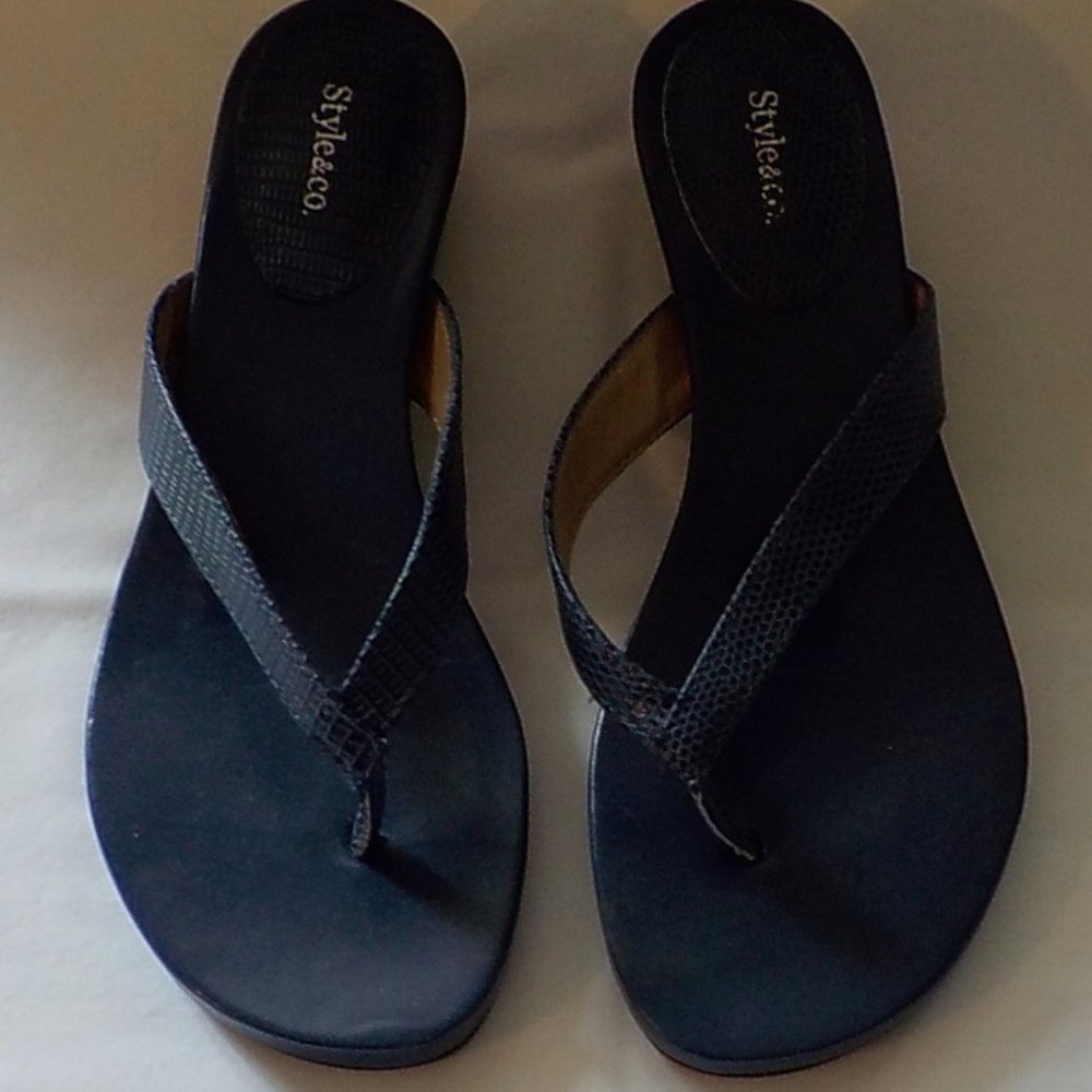 Style & Co. sandals sz 5.5 M Navy